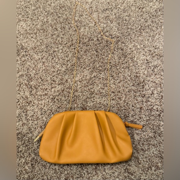 Sweetv Gorgeous Gaux Leather Chic Tan Clutch with Gold Chain - Picture 2 of 4